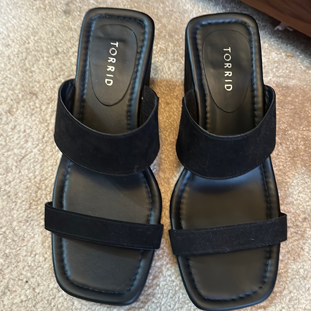 Black wedge sandals